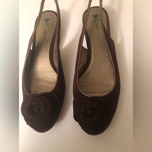 Great fun shoe in brown suede slingback kiddie heel